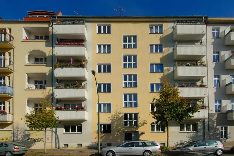 Azubi/Student*innen 4-Zimmer-Wohnung in Friedrichshain — photo 1